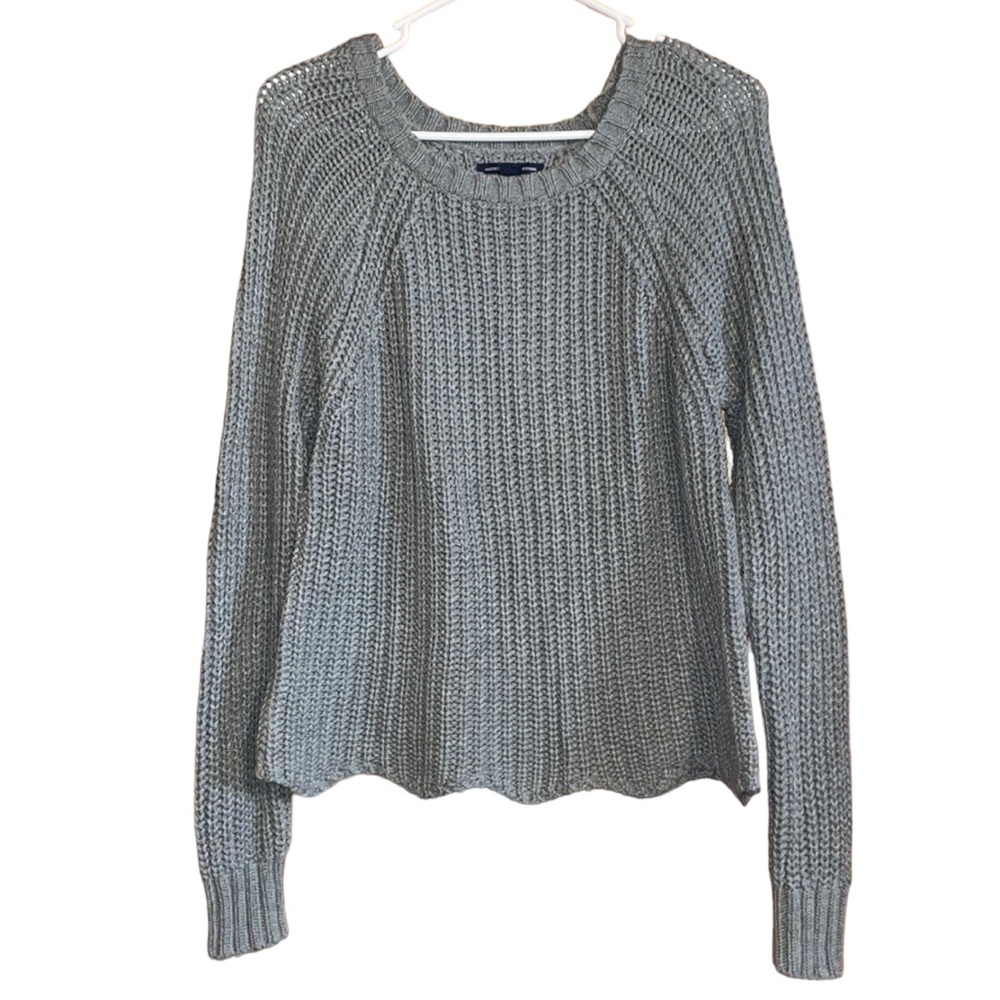 •AMERICAN EAGLE OUTFITTERS•NWOT GRAY SCALLOP WAIST HEM LINE SWEATER SIZE MEDIUM